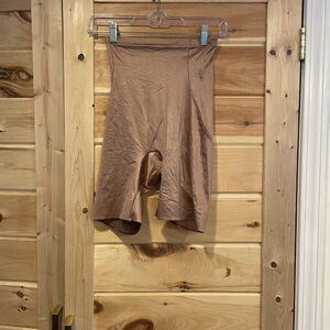 Ruby Ribbon Shapewear Shorts Large